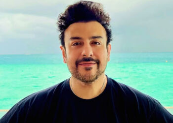 ഞങ്ങള്‍ പാക്  പൗരത്വം മാറ്റാന്‍ ആഗ്രഹിക്കുന്നു!!! പാകിസ്ഥാന്‍ സൈന്യം ഞങ്ങളുടെ രാജ്യം നശിപ്പിച്ചു…   ഗായകന്‍ അദ്‌നാന്‍ സാമിയുടെ വീഡിയോ വൈറലാകുന്നു