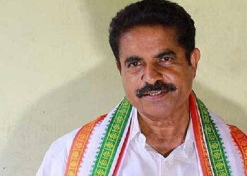 ശശി തരൂരിന്റെ അഭിപ്രായങ്ങൾ പാർട്ടിക്ക് മുകളിൽ വേണ്ട… കോൺഗ്രസ്  വിരുദ്ധവും വ്യത്യസ്തവുമായ നിലപാട് സ്വീകരിക്കുന്നത് തെറ്റ്- തരൂരിനെതിരെ  അടൂര്‍ പ്രകാശ്