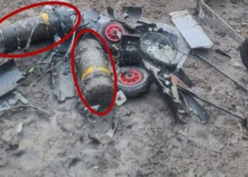 പറന്നുയർന്നതെ ചിറകരിഞ്ഞു വീഴ്ത്തി!! അതിർത്തിയിൽ രാവും പകലുമില്ലാതെ വ്യാപക പാക് ആക്രമണം, ഡ്രോണുകളിൽ മറ്റ് ആയുധങ്ങളും, ആയുധം വഹിക്കുന്ന ഡ്രോണുകളുടെ ദൃശ്യങ്ങളും ഡ്രോൺ പറക്കുന്നതിന്റെ ദൃശ്യങ്ങളും പുറത്തുവിട്ട് സൈന്യം