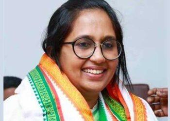 മഞ്ചേരി നഗരസഭയിൽ വൈസ് ചെയർമാൻ സ്ഥാനത്തുനിന്ന് നീക്കി!! മലപ്പുറം ഡിസിസി ജനറൽ സെക്രട്ടറി നിലമ്പൂരിൽ ബിജെപി സ്വതന്ത്ര സ്ഥാനാർഥി? കൂടിക്കാഴ്ച നടത്തി, എംടി രമേശുമായി കക്ഷി- വക്കീൽ ബന്ധം മാത്രം: ബീനാ ജോസഫ്