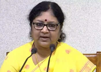 പൂരം കണ്ടിട്ടുമുണ്ട്, നടത്തിയിട്ടുമുണ്ട്!!!  ലക്ഷക്കണക്കിന് ആളുകള്‍ വരുന്ന പൂരത്തിന് താൻ   ബിന്ദു ടീച്ചറുണ്ടോ എന്ന് നോക്കുകയായിരുന്നോ?  വിമര്‍ശനങ്ങള്‍ക്ക് മറുപടിയുമായി ആർ ബിന്ദു