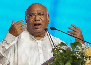 ആക്രമണത്തിന് മൂന്ന് ദിവസം മുൻപേ മുന്നറിയിപ്പ് ഉണ്ടായി..!! ജമ്മുകശ്മീർ യാത്ര പ്രധാനമന്ത്രി റദ്ദാക്കി…  രഹസ്യാന്വേഷണ വിഭാഗത്തിന്റെ റിപ്പോർട്ട് എന്തുകൊണ്ട് കേന്ദ്രം അവഗണിച്ചു..? പോലീസിനെ അടക്കം ഇക്കാര്യം അറിയിക്കാതിരുന്നത് എന്തുകൊണ്ട്- മല്ലികാർജ്ജുൻ ഖർഗെ; കോൺ​ഗ്രസിന് പാക്കിസ്ഥാന്റെ ഭാഷയെന്ന് ബിജെപി