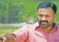മക്കളുടെ സ്കൂൾ സർട്ടിഫിക്കറ്റും വസ്ത്രങ്ങളും ആറുമാസം പ്രായമുള്ള കുട്ടിയുടെ പാൽക്കുപ്പിപോലും എടുക്കാനനുവദിക്കാതെ വെറും കയ്യോടെ ഇറക്കിവിട്ടു, ജപ്തി ചെയ്ത വീടിന്റെ പൂട്ടുതകർത്ത് സിആർ മഹേഷ് എംഎൽഎ