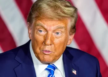 വീണ്ടും ‘ആളാകാൻ’ ട്രംപ്…!! ഒന്നിച്ചിരുന്ന് അത്താഴം കഴിച്ചാൽ മാറാവുന്ന പ്രശ്നമേ ഇന്ത്യയും പാകിസ്ഥാനും തമ്മിലുള്ളൂ..!!! ഇരു രാജ്യങ്ങളെയും ഒന്നാകാൻ അമേരിക്കയ്ക്ക് സാധിക്കും..,  യുഎസ്-സൗദി നിക്ഷേപ ഫോറത്തിലും ഇന്ത്യ-പാക് വിഷയം ചർച്ചയാക്കി  ട്രംപ്