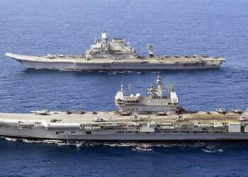 ഐഎൻഎസ് വിക്രാന്ത് ഉൾപ്പെടെയുള്ള യുദ്ധ കപ്പലുകൾ, മിസൈൽ ബോട്ടുകൾ, അന്തർവാഹിനികൾ തുടങ്ങി 36-ഓളം സന്നാഹങ്ങൾ, പാക്കിസ്ഥാൻ ഒരു സ്റ്റെപ്പ് കൂടി മുന്നോട്ടുവച്ചാൽ കറാച്ചി തകർക്കാനൊരുങ്ങി ഇന്ത്യൻ സൈന്യം- റിപ്പോർട്ട്