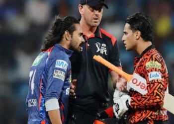 ദിഗ്‍വേഷിന് ഇനി നോട്ട്ബുക്കും തുറന്നുവച്ച് കരയ്ക്കിരിക്കാം, അടുത്ത കളിയിൽനിന്ന് വിലക്ക്, മാച്ച് ഫീയുടെ 50% പിഴ