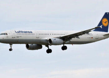 പൈലറ്റ് കുഴഞ്ഞുവീണു… നിയന്ത്രിക്കാൻ ആളില്ലാതെ 205 പേരുമായി വിമാനം പറന്നത് 10 മിനിറ്റ്, അപകടം ഒഴിവായത്  തലനാരിഴയ്ക്ക്