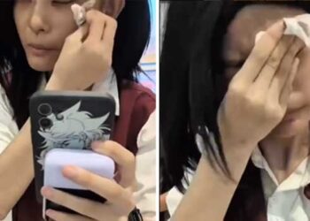 മേക്കപ്പ് ഓവറായോ ചേട്ടാ… ശിവനേ ഇതേതു മുഖം…പാസ്പോർട്ട് ഫോട്ടോയുമായി സാമ്യമില്ല, യുവതിയോട് മേക്കപ്പ് തുടച്ചു കളയാൻ ആവശ്യപ്പെട്ട് എയർപോർട്ട് ഉദ്യോഗസ്ഥൻ- വീഡിയോ