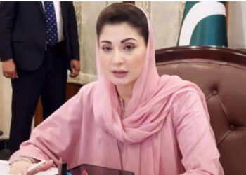 പാക് പഞ്ചാബിൽ അടിയന്തരാവസ്ഥ പ്രഖ്യാപിച്ചു!!! വിദ്യാഭ്യാസ സ്ഥാപനങ്ങൾ അടച്ചുപൂട്ടി, അവധിയിൽ പോയ  ഡിഫൻസ് ഉദ്യോഗസ്ഥരെയും  മെഡിക്കൽ  സ്റ്റാഫുകളെയും തിരിച്ചു വിളിച്ച്    മുഖ്യമന്ത്രി