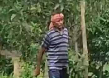 സഹോദരന്റെ ഭാര്യയുടെ തലയറുത്തെടുത്തു, ഒരു കയ്യിൽ അറുത്ത തലയും മറുകയ്യിൽ ആയുധവുമായി യുവാവ് പോലീസ് സ്റ്റേഷനിൽ സ്വയം കീഴടങ്ങി, കൊടും ക്രൂരത കുടുംബ വഴക്കിനെതുടർന്ന്?