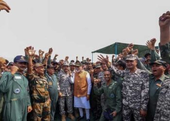 മേയ് 10ന് ഇന്ത്യ പാക്കിസ്ഥാനിലേക്ക് തൊടുത്തുവിട്ടത് സ്കാൽപ്- ബ്രഹ്മോസ് മിസൈലുകൾ ഒരുമിച്ച്, തുടർച്ചയായ നാല് വ്യോമാക്രമണങ്ങളിൽ ശത്രുവിന്റെ വ്യോമതാവളങ്ങളും വ്യോമസേനാ കേന്ദ്രങ്ങളും തകർത്തുതരിപ്പണമാക്കി, പിന്നാലെ യുഎസ് സഹായം അഭ്യർഥിച്ച് പാക്കിസ്ഥാനെന്ന് റിപ്പോർട്ട്