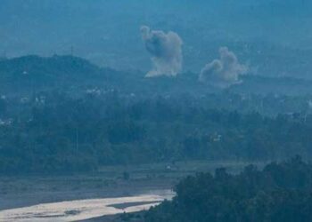 മൂന്ന് വ്യോമതാവളങ്ങൾ ഇന്ത്യൻ സേന ആക്രമിച്ചു !!വ്യോമതാവളത്തിന് തീപിടിച്ചതിന്റെയടക്കം ദൃശ്യങ്ങൾ… പുലർച്ചെ നാലിന് വാർത്താസമ്മേളനം നടത്തി പാക്കിസ്ഥാൻ, പാക് വ്യോമപാത പൂർണമായും അടച്ചു