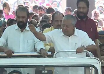 പ്രധാന നേട്ടം ദേശീയപാത വികസനം തന്നെ, യുഡിഎഫ് കാലത്തെ ആരോഗ്യ മേഖലയുടെ ബജറ്റ് വിഹിതം 665 കോടി, എന്നാൽ ഇന്നത് 2,500 കോടി, തുറന്ന ജീപ്പിലെത്തി പ്രോ​ഗ്രസ് റിപ്പോർട്ട് പുറത്തിറക്കി പിണറായി