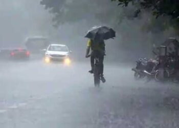 സംസ്ഥാനത്ത് അടുത്ത അഞ്ചു ദിവസം കനത്ത മഴയും കാറ്റും!! ചൊവ്വാഴ്ച കണ്ണൂർ, വയനാട്, കോട്ടയം ജില്ലകളിലെ വിദ്യാഭ്യാസ സ്ഥാപനങ്ങൾക്ക് അവധി