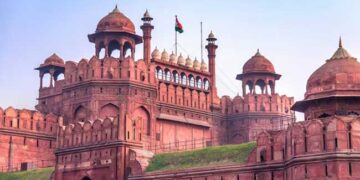 എന്തുകൊണ്ട് ചെങ്കോട്ട മാത്രം? ആഗ്ര, ഫത്തേപുർ സിക്രി തുടങ്ങിയ സ്ഥലങ്ങളിലിലെല്ലാം കോട്ടകളുണ്ട്, എന്തുകൊണ്ട് വേണ്ട… ചെങ്കോട്ടയുടെ ഉടമസ്ഥാവകാശം ഉന്നയിച്ചുള്ള ഹർജി തള്ളി സുപ്രീംകോടതി