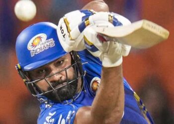 തകർത്തടിച്ച് രോ​ഹിത്തും ജോണിയും, അവസാന ഓവറിൽ വിശ്വരൂപം പുറത്തെടുത്ത് പാണ്ഡ്യ, ഒരോവറിൽ പിറന്നത് 22 റൺസ്, മുംബൈ ഇന്ത്യൻസിനെതിരെ ​ഗു​ജറാത്തിന് 229 റൺസിന്റെ കൂറ്റൻ വിജയ ലക്ഷ്യം