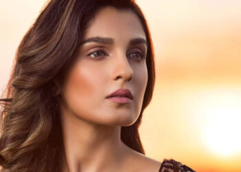 കുട്ടികാലത്തുതന്നെ  പിതാവ്   ഉപേക്ഷിച്ചു,  മോഡലിങ് ചെയ്തതോടെ അഭിസാരിക എന്ന വിളി, പിതാവിനോട് ഒരിക്കലും ക്ഷമിക്കാനാകില്ലെന്ന് നടി  ഷൈനി ദോഷി