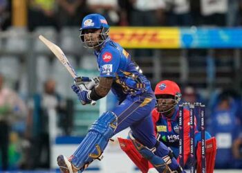 ഡൽഹിക്കിത് ജീവൻ മരണ പോരാട്ടം, അവസാന നിമിഷം കളിക്കളം നിറഞ്ഞാടി സൂര്യനും ധിറും, രണ്ടോവറിൽ അടിച്ചുകൂട്ടിയത് 48 റൺസ്