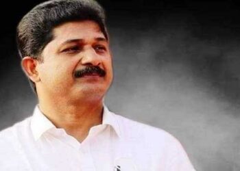 സ്വന്തം കുഞ്ഞ് കൊല്ലപ്പെടുന്നതുവരെ യുദ്ധം ആസ്വദിക്കുന്ന മാനസികാവസ്ഥയുള്ളവരെ കാലം തിരുത്തട്ടെ!! സ്വന്തം മുറ്റത്ത് മിസൈൽ പതിക്കാത്തിടത്തോളം, സ്വന്തം വീട് തകരാത്തിടത്തോളം ചിലർക്ക് യുദ്ധമെന്നത് അതിർത്തിയിലെ പൂരമാണ് – എം സ്വരാജ്