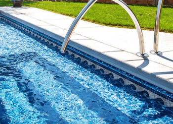 അഞ്ച് ദിവസം മുൻപ് പാല് കാച്ചിയ വീട്ടിലെ സ്വിമ്മിംഗ് പൂളിൽ വീണ് രണ്ട് വയസുകാരന് ദാരുണാന്ത്യം… കുട്ടിയുടെ മാമോദിസ കഴിഞ്ഞത് ഈ മാസം…