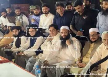 പാക്കിസ്ഥാൻ പറയുന്നതെല്ലാം കല്ലുവച്ച നുണകൾ, ഭീകരർക്കൊപ്പം പാക് മന്ത്രിമാർ വേദി പങ്കിടുന്നതിന്റെ ചിത്രങ്ങളും വീഡിയോയും പുറത്ത്, വേദിയിൽ പഹൽഗാം സൂത്രധാരൻ സെയ്ഫുള്ള കസൂരിയും