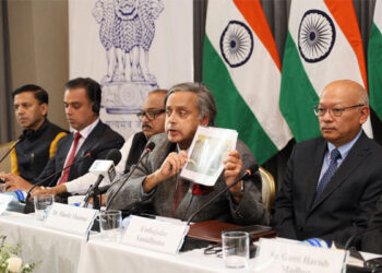 ഇന്ത്യ ആക്രമണം നടത്തിയതിന് പിന്നിലെ നിജസ്ഥിതി മനസിലായി, പാക് പിന്തുണ പിൻവലിച്ച് കൊളംബിയ, തീരുമാനം സര്‍വകക്ഷിപ്രതിനിധി സംഘവുമായുള്ള ചർച്ചയ്ക്ക് പിന്നാലെ