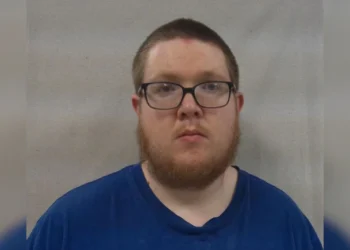 17 മാസം പ്രായമുള്ള കുഞ്ഞിനെ എടുത്തെറിഞ്ഞ് രണ്ടാനച്ഛന്‍, കട്ടിലിലും തറയിലും ഇടിച്ച്  തലയോട്ടി പൊട്ടി പിഞ്ചുകുഞ്ഞിന് ദാരുണാന്ത്യം