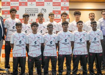 ഫുട്ബോൾ സ്വപ്നങ്ങളുമായി കേരളത്തിലെ 12 യുവതാരങ്ങൾ മലേഷ്യയിലേക്ക്; വഴിതുറന്ന് സൂപ്പർ ലീഗ് കേരള