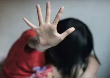 വയറുവേദനയ്ക്ക് ചികിത്സ തേടിയെത്തിയ 15 കാരി 8 മാസം ഗ‍ർഭിണി, 2 വർഷമായി പീഡിപ്പിച്ചത് 14 പേർ