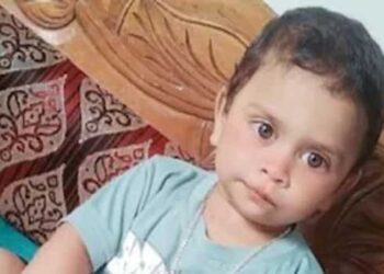 ബുള്ളറ്റ് മറ്റൊരു വാഹനത്തെ മറികടക്കുന്നതിടെ ഓട്ടോയിലിടിച്ചു, ഉമ്മയുടെ കയ്യിൽ നിന്ന് തെറിച്ചുവീണ് ഒരു വയസുകാരന് ദാരുണാന്ത്യം