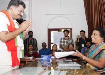 ജീവിത പങ്കാളികളുടെ തൊഴിലെന്ത് എന്ന ചോദ്യത്തിന് ‘സ്വസ്ഥം ഗൃഹഭരണം’!! രണ്ടു ഭാര്യമാരിലായി 12.28 കോടിയുടെ സ്വത്തുക്കൾ, പിവി അൻവറിനു 52.21 കോടിയുടെ സ്വത്ത് മൂല്യം, ബാധ്യത 20.60 കോടി, 10 കേസുകൾ