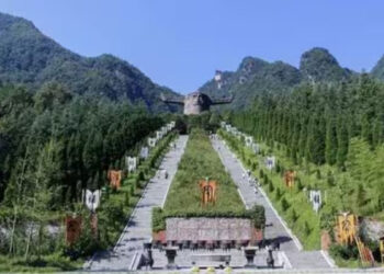 വിനോദസഞ്ചാരകേന്ദ്രത്തിൽ വേഷം മാറി പ്രകടനം നടത്താൻ ആളെ വേണം; പ്രതിദിന വേതനം 6000 രൂപ, ക്ഷണിച്ച് ചൈന