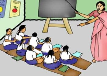 ദേശീയ​ഗാനത്തിനിടെ വിദ്യാർഥിനികൾ ക്ലാസിൽ നിന്ന് പുറത്തിറങ്ങി, വിദ്യാർഥിനികളെ ക്ലാസിൽ പൂട്ടിയിട്ട് ഏത്തമിടിയിച്ചു, സ്കൂൾ ബസ് മിസായതിനാൽ ബസ് കാശ്‍ പോയത് പ്രധാനാധ്യാപികയുടെ പോക്കറ്റിൽ നിന്ന്, ഒടുവിൽ ഖേദപ്രകടനം