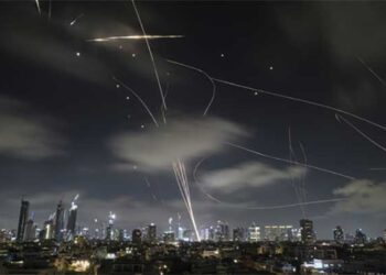 തൊടുക്കുമ്പോൾ ഒന്ന്.., പതിക്കുമ്പോൾ അമ്പതും നൂറുമാകും…!! ഇസ്രയേലിനെ തകർക്കാൻ ഒടുവിൽ  ഇറാൻ ആദ്യമായി ക്ലസ്റ്റർ ബോംബുകൾ പ്രയോഗിച്ചു..!! 2008-ൽ അന്താരാഷ്ട്ര തലത്തിൽ നിരോധിച്ച ആയുധമെടുത്ത ഇറാൻ രണ്ടും കല്പിച്ച് തന്നെ…