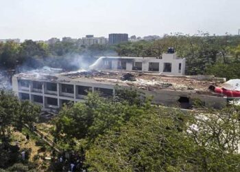 ദുരന്തത്തിന്റെ വ്യാപ്തി കൂടുന്നു!! വിമാനം ഇടിച്ചുകയറിയത് ബിജെ മെഡിക്കൽ കോളെജ് ഹോസ്റ്റലിലെ മെസ് ഹാൾ റൂഫിൽ, ഉച്ച നേരമായതിനാൽ മെഡിക്കൽ വിദ്യാർഥികൾ ഹോസ്റ്റിലുണ്ടായിരുന്നെന്ന് ഫെഡറേഷൻ ഓഫ് ഓൾ ഇന്ത്യ മെഡിക്കൽ അസോസിയേഷൻസ്