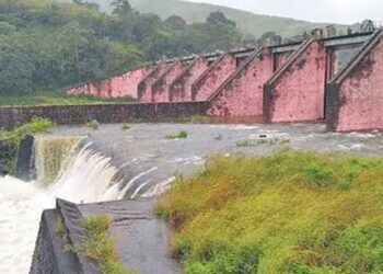 മുല്ലപ്പെരിയാർ അണക്കെട്ടിലെ ജലനിരപ്പ് 136 അ‌ടി, ഡാമിന്റെ ഷട്ടറുകൾ ഉയർത്തുക ഇന്നു രാവിലെ 10 മണിയോ‌ടെ, എല്ലാ മുന്നൊരുക്കങ്ങളും പൂർത്തിയായി, 883 കുടുംബങ്ങളെ മാറ്റിപ്പാർപ്പിച്ചു