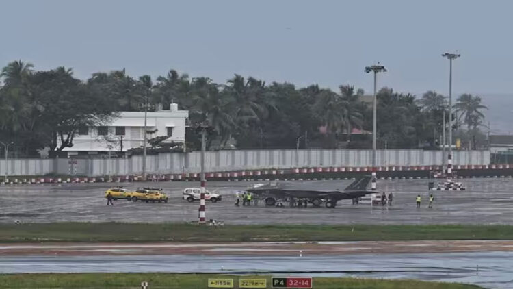 വിദഗ്ധരും പൈലറ്റും തിരിച്ചുപോയി; തിരുവനന്തപുരത്ത് ലാൻഡ് ചെയ്ത എഫ്-35ന്റെ തിരിച്ചുപോക്ക് അനിശ്ചിതത്വത്തിൽ