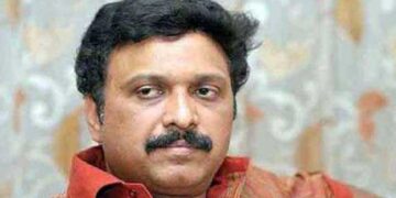 ഫോണെടുത്ത് സംസാരിക്കുമ്പോൾ ആളും തരവും നോക്കണ്ടേ അമ്പാനേ… കെഎസ്ആർടിസി കൺട്രോൾ റൂമിലേക്ക് ഗതാഗത മന്ത്രി വിളിച്ചപ്പോൾ സീറ്റ് തെറിച്ചത് വനിതാ ജീവനക്കാർ ഉൾപ്പെടെ 9 പേരുടേത്, ഡ്യൂട്ടിയിലില്ലാത്തവരേയും സ്ഥലം മാറ്റിയെന്ന് ആക്ഷേപം