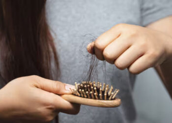 തലമുടി കൊഴിച്ചിൽ, മുടിയുടെ കനം കുറയൽ; ഈ ആരോഗ്യ പ്രശ്നങ്ങളുടെ ആദ്യ ലക്ഷണമായിരിക്കാം​