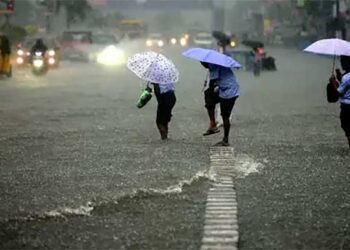 ഇന്നും നാളെയും കൂടി കനത്ത മഴ തുടരുമെന്ന് മുന്നറിയിപ്പ്…!! വടക്കൻ കേരളത്തിൽ മഴ കനക്കും… പത്ത് ജില്ലകളിൽ ജാഗ്രതാ നിർദേശം…; ഇന്ന് അവധി പ്രഖ്യാപിച്ച സ്കൂളുകൾ…