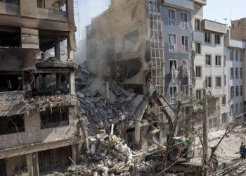 ഇറാനെ ആക്രമിച്ച് അമേരിക്ക; ആക്രമണം നടത്തിയത് മൂന്ന് ആണവ കേന്ദ്രങ്ങളിൽ