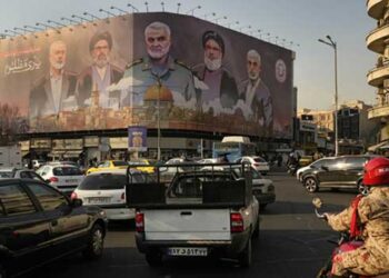 ‌രഹസ്യ വിവരങ്ങൾ ചോർത്തി നൽകി, മൊസാദിനുവേണ്ടി പ്രവർത്തിച്ചയാളെ തൂക്കിലേറ്റി ഇറാൻ, ഇസ്രയേൽ ലക്ഷ്യമാക്കി ഇറാൻ തൊടുത്തുവിട്ടത് 27 മിസൈലുകൾ, ടെൽ അവീവിലും ഹൈഫയിലും നാശ നഷ്ടം