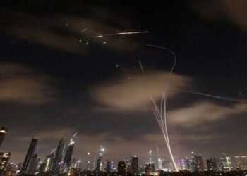 ഇസ്രയേൽ ദുർബലപ്പെടുന്നുവോ? ഇറാന്റെ ഇടതടവില്ലാത്ത ആക്രമണം തടുക്കാനാവാതെ പ്രതിരോധ ആരോ ഇന്റർസെപ്റ്ററുകൾ, രക്ഷയ്ക്ക് താഡ്, ഖമനയി ഇറാൻ സൈന്യത്തിന് അധികാരങ്ങൾ കൈമാറി?