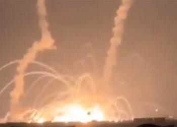 ഇറാൻ്റെ പുതിയ തന്ത്രം ഇസ്രയേലിന് വൻ തിരിച്ചടിയായി..!! തമ്മിലടിച്ച അയേൺ ഡോമിലെ മിസൈലുകൾ പതിച്ചത് ഇസ്രയേലിൻ്റെ വ്യോമതാവളത്തിൽ… വിഡിയോ പുറത്തുവിട്ട് തുർക്കി മാധ്യമങ്ങൾ