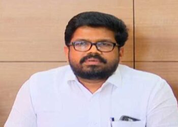 യുവതിയുടെ മരണത്തിനു ശേഷവും എസ്‌ഡിപിഐ സമൂഹമാധ്യമങ്ങളിലൂടെ വ്യാജപ്രചാരണം തുടരുകയാണ്‌. കൊടുംപാതകം ചെയ്‌ത്‌ അതു മറച്ചുവയ്ക്കാൻ മതരാഷ്ട്രവാദികൾ ഗീബൽസിയൻ തന്ത്രം പ്രയോഗിക്കുകയാണ്‌, എസ്ഡിപിഐയുടെ വികൃതമുഖം ഒന്നുകൂടി വെളിവായി- കെകെ രാ​ഗേഷ്