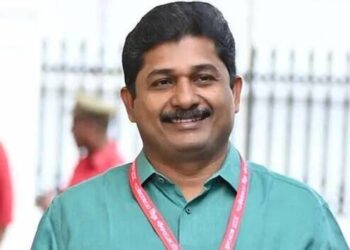 സാധാരണക്കാരന് പെൻഷൻ കിട്ടുന്നത് എതിർക്കുന്നവരാണ് കോൺഗ്രസുകാർ, ക്ഷേമ പെൻഷൻ കൈക്കൂലി ആണെന്ന കെ സി വേണുഗോപാലിന്റെ പ്രസ്താവന കോൺഗ്രസ് നിലപാട് – എം സ്വരാജ്