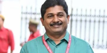 സാധാരണക്കാരന് പെൻഷൻ കിട്ടുന്നത് എതിർക്കുന്നവരാണ് കോൺഗ്രസുകാർ, ക്ഷേമ പെൻഷൻ കൈക്കൂലി ആണെന്ന കെ സി വേണുഗോപാലിന്റെ പ്രസ്താവന കോൺഗ്രസ് നിലപാട് – എം സ്വരാജ്