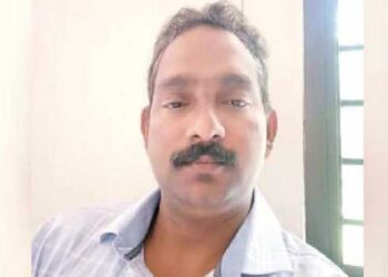 സമൂഹ മാധ്യമങ്ങളിൽ സ്ത്രീ വിരുദ്ധ കമന്റുകൾ പോസ്റ്റ് ചെയ്യുകയും വ്യക്തിപരമായി അധിക്ഷേപിക്കുകയും ചെയ്തതിന് മൂന്ന് തവണ താക്കീത്, പലതവണ വാണിങ്, രണ്ട് സസ്പെൻഷൻ!! എ പവിത്രനെ സർവീസിൽ പിരിച്ചുവിടാൻ കലക്ടറുടെ ശുപാർശ?