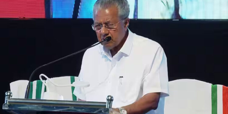 അധ്യാപകർക്ക് കുട്ടികളുടെ ബാഗ് പരിശോധിക്കാമെന്ന് മുഖ്യമന്ത്രി; ലഹരി ഉപയോഗം തടയാൻ ബാലാവകാശ കമ്മീഷൻ ഉത്തരവ് ലംഘിക്കാൻ നിർദേശം