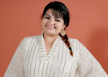 നീ കൂടുതല്‍ വിളയേണ്ട, നീ ഒരു പെണ്ണല്ലേടീ, കൂടുതല്‍ വിളഞ്ഞാല്‍ തല്ലിക്കൊന്ന് കാട്ടില്‍ക്കളയും,  സാന്ദ്ര തോമസിന് പ്രൊഡക്ഷന്‍ കണ്‍ട്രോളറുടെ വധഭീഷണി, നടപടി എടുക്കാതെ പോലീസ്